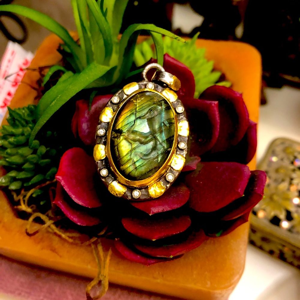LABRADORITE PENDANT DIAMOND AND STERLING